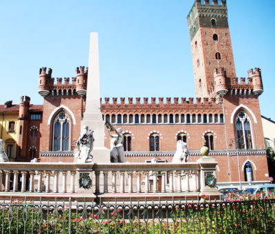 Monumento_all'Unità_d'Italia_ad_Asti_1